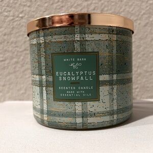 EUCALYPTUS SNOWFALL 3 Wick Candle
Bath & Body Works